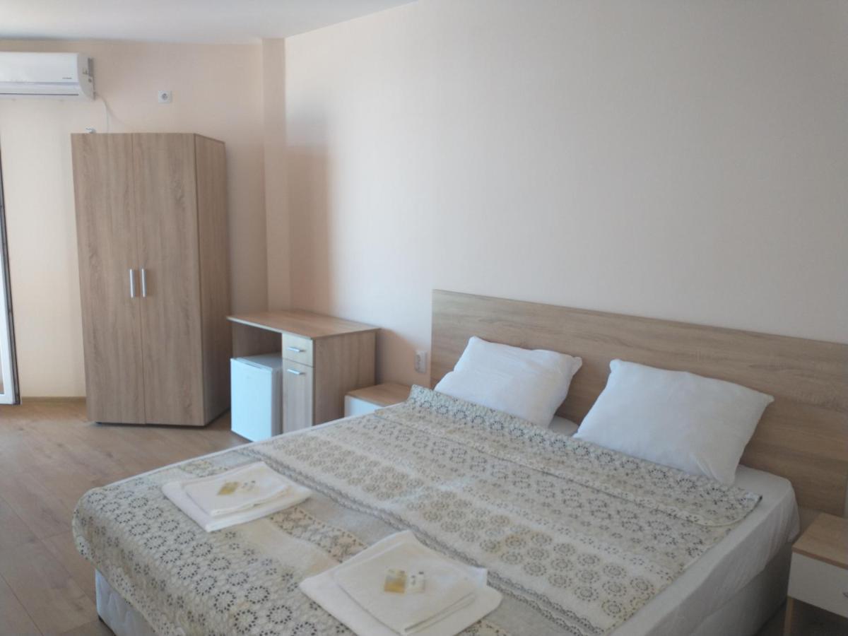 Aura Family Hotel Ravda Exterior photo
